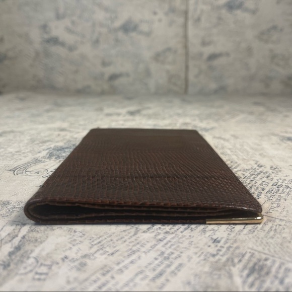 Smythson Antique lizard skin passport wallet with gold corners - Picture 4 of 15